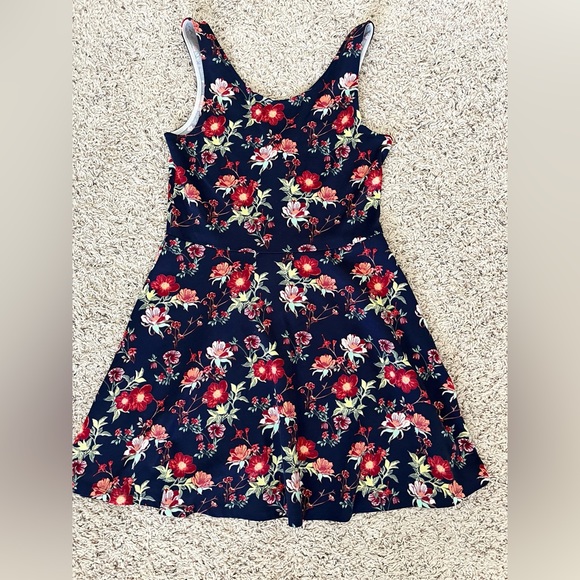 Navy Flower size 12 H&M Dress in Amazing Condition! - Picture 2 of 4